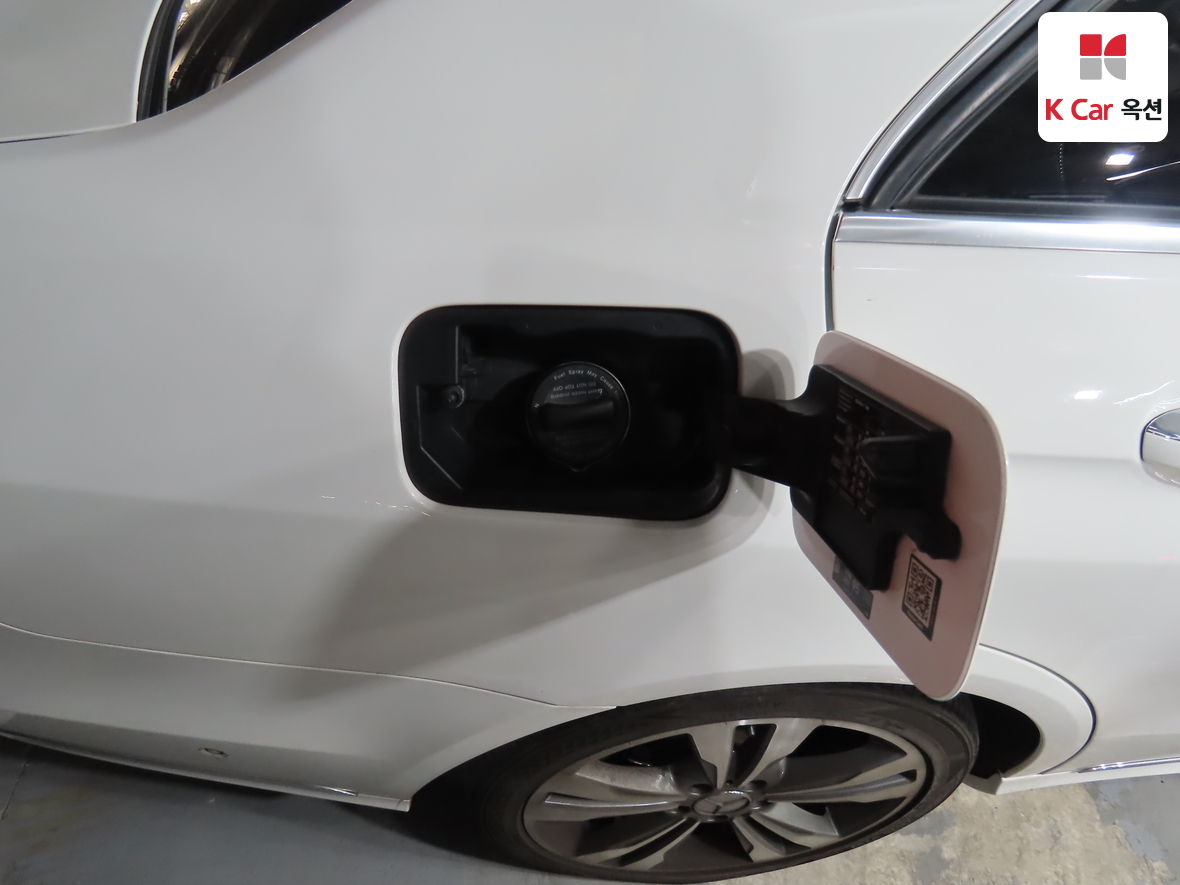 مرسيدس E-CLASS