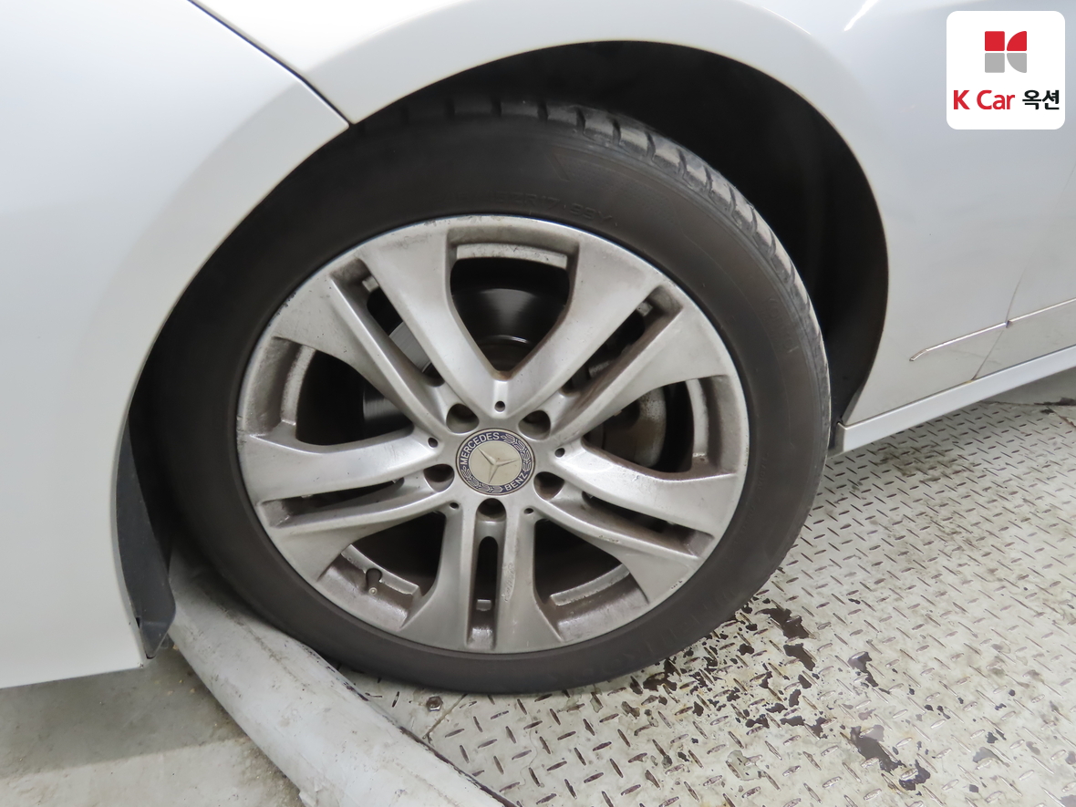 مرسيدس E-CLASS