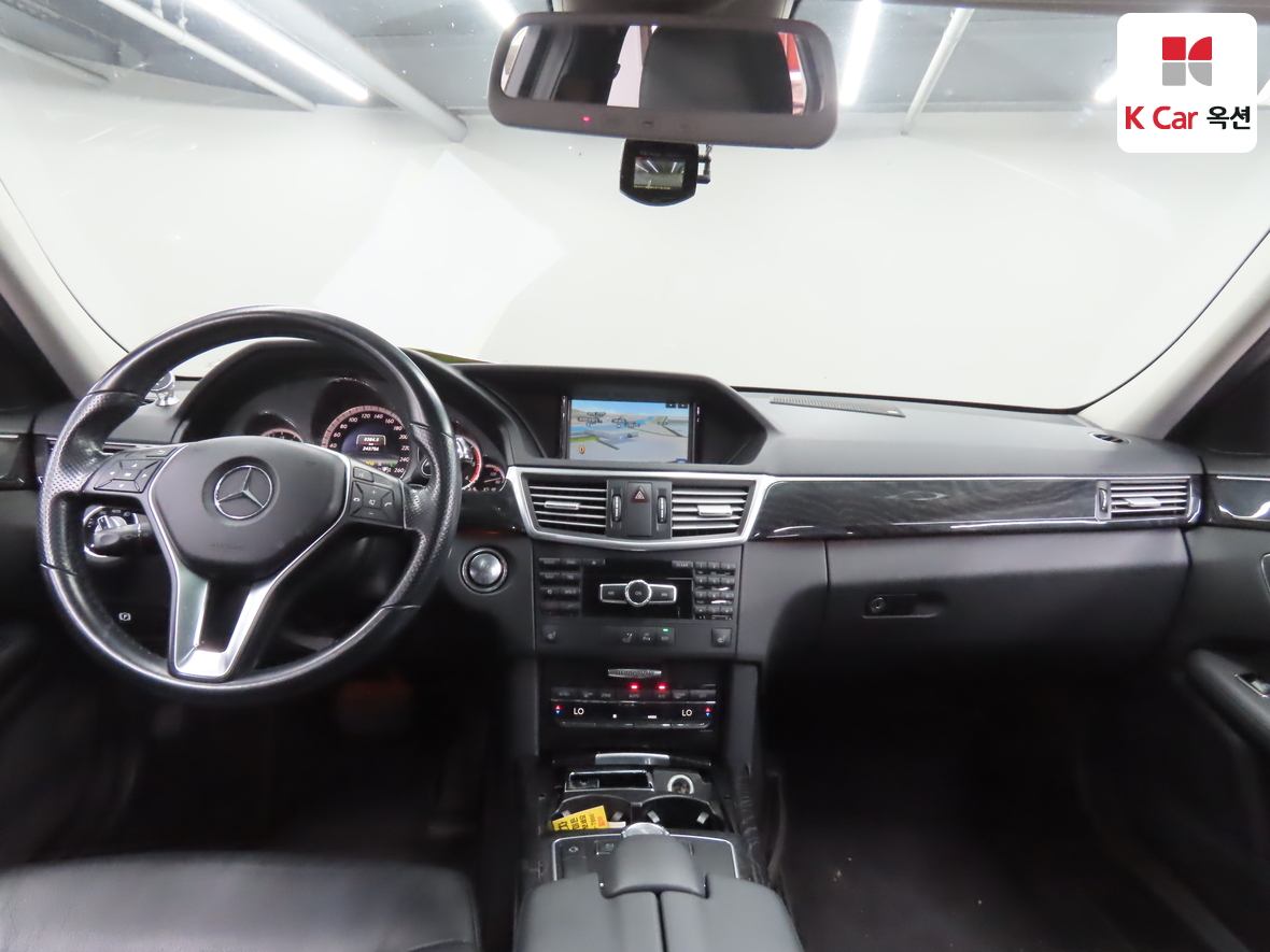 مرسيدس E-CLASS