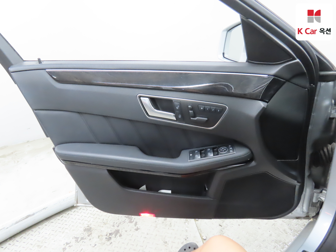 مرسيدس E-CLASS