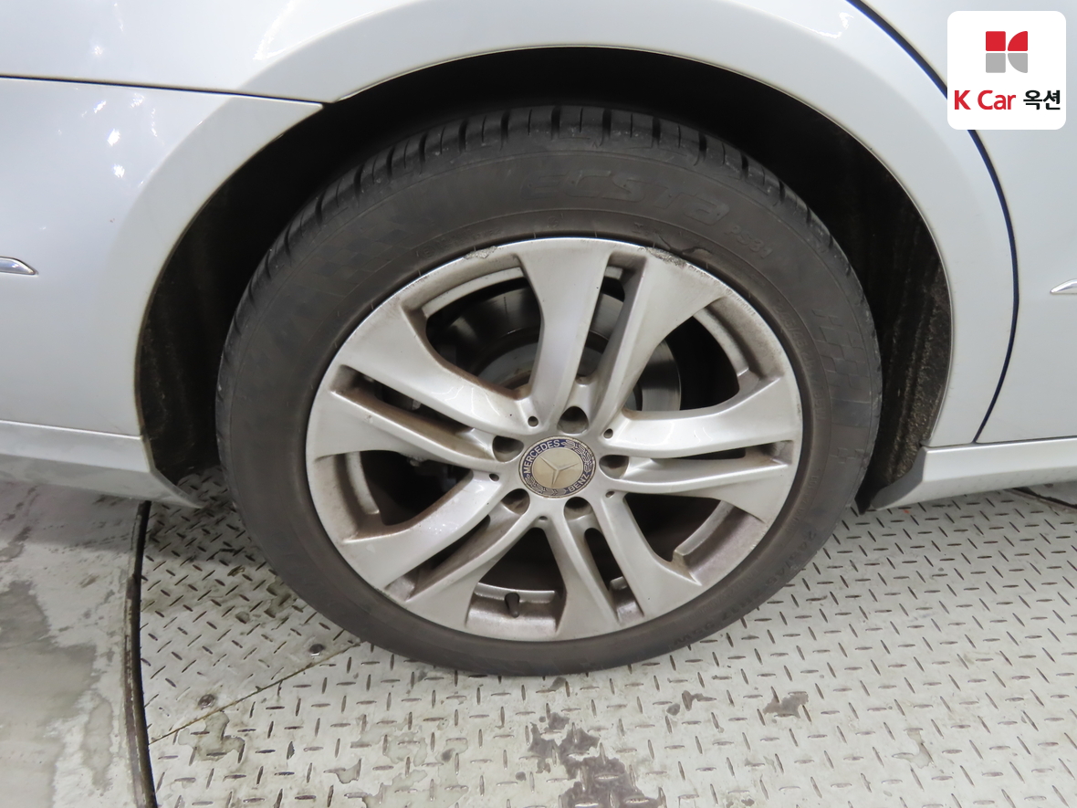 مرسيدس E-CLASS