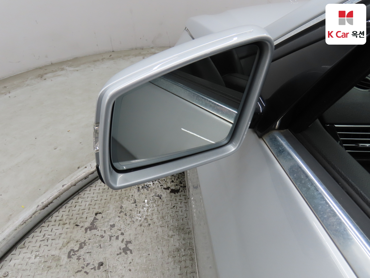 مرسيدس E-CLASS