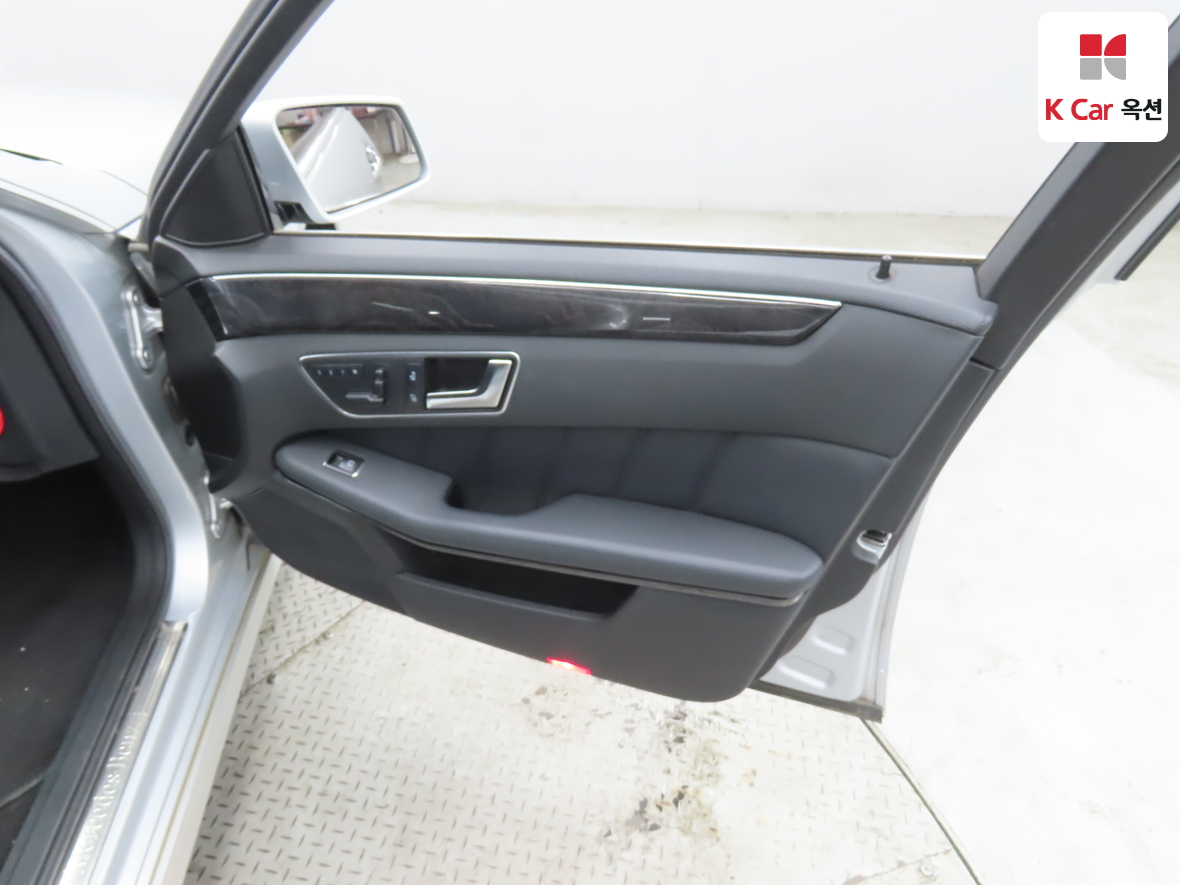 مرسيدس E-CLASS