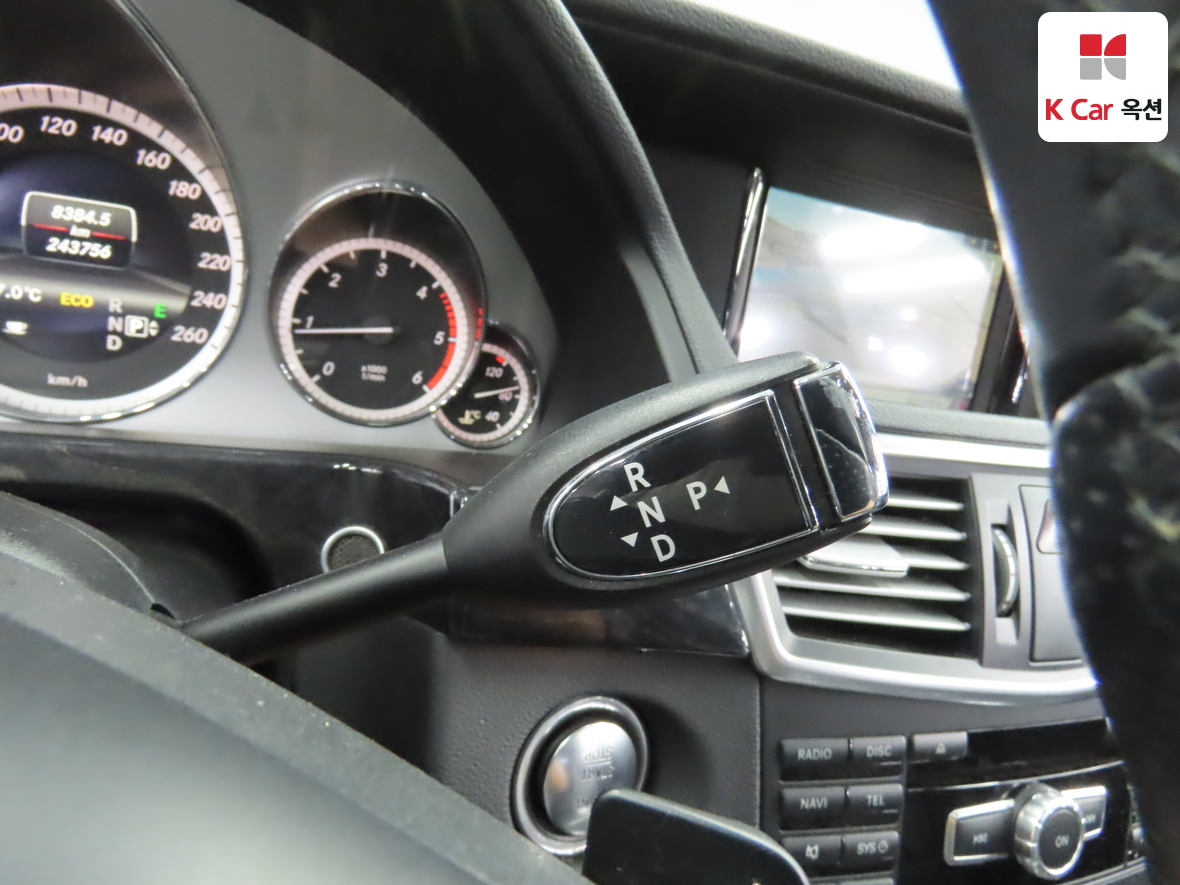 مرسيدس E-CLASS