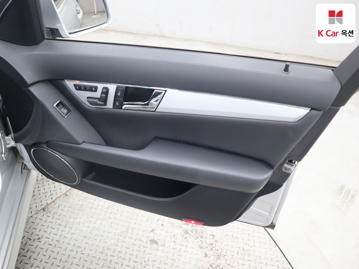 مرسيدس C-CLASS