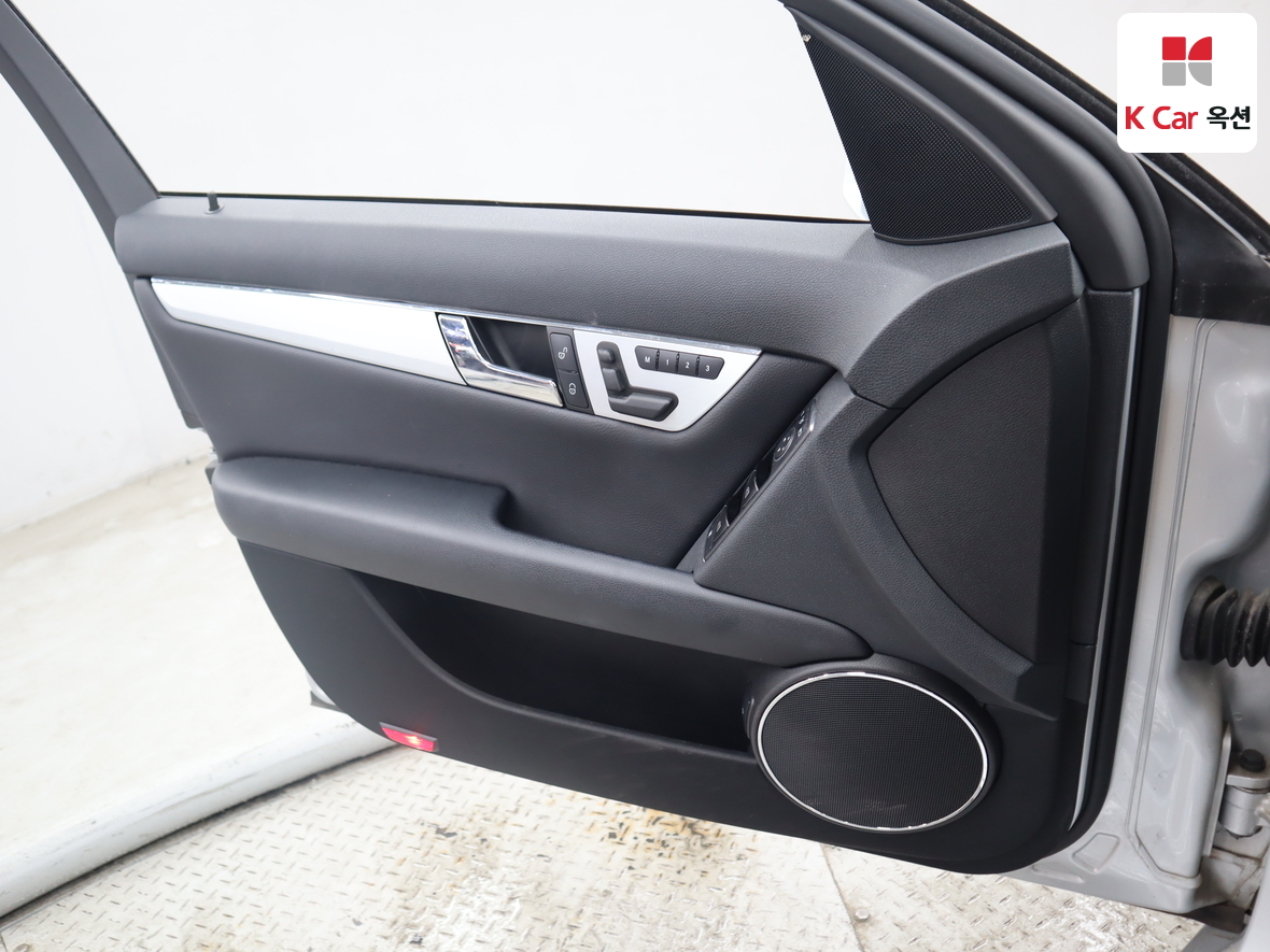 مرسيدس C-CLASS