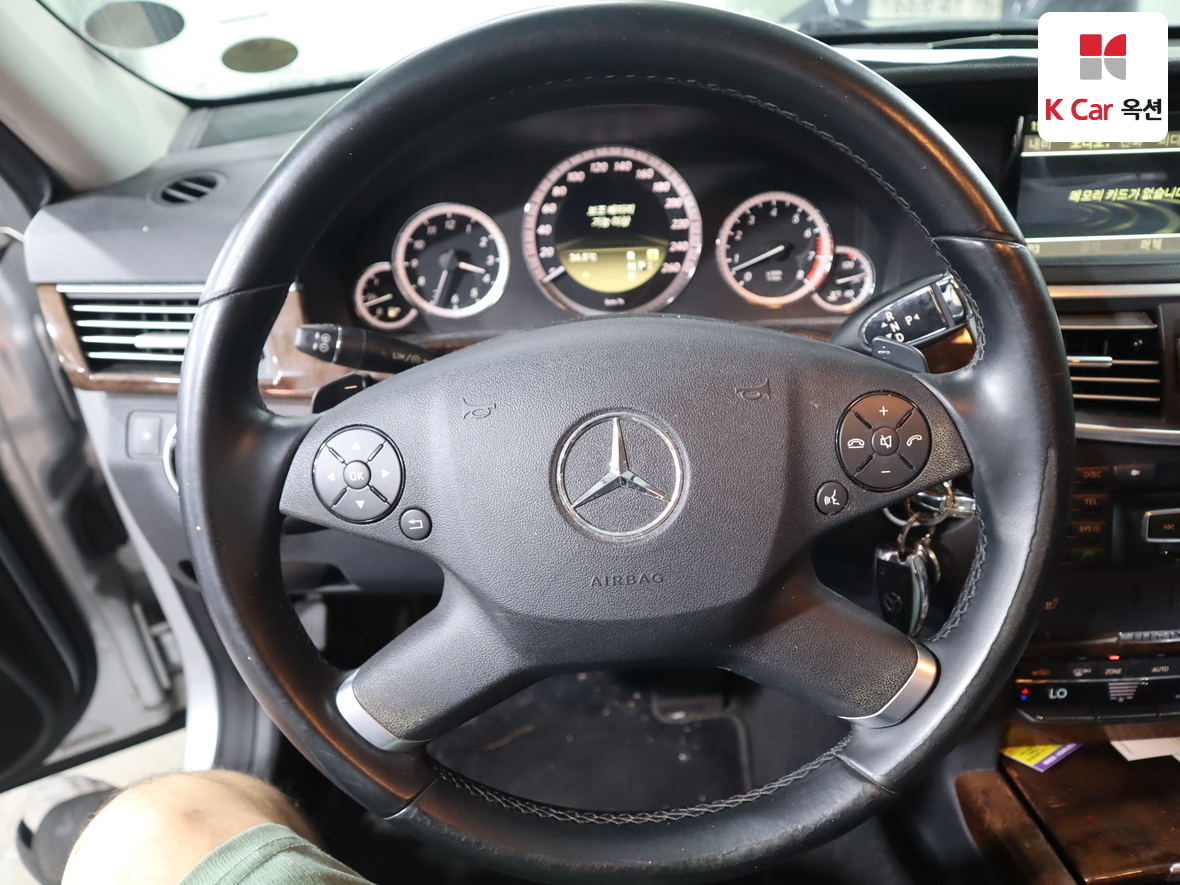 مرسيدس E-CLASS