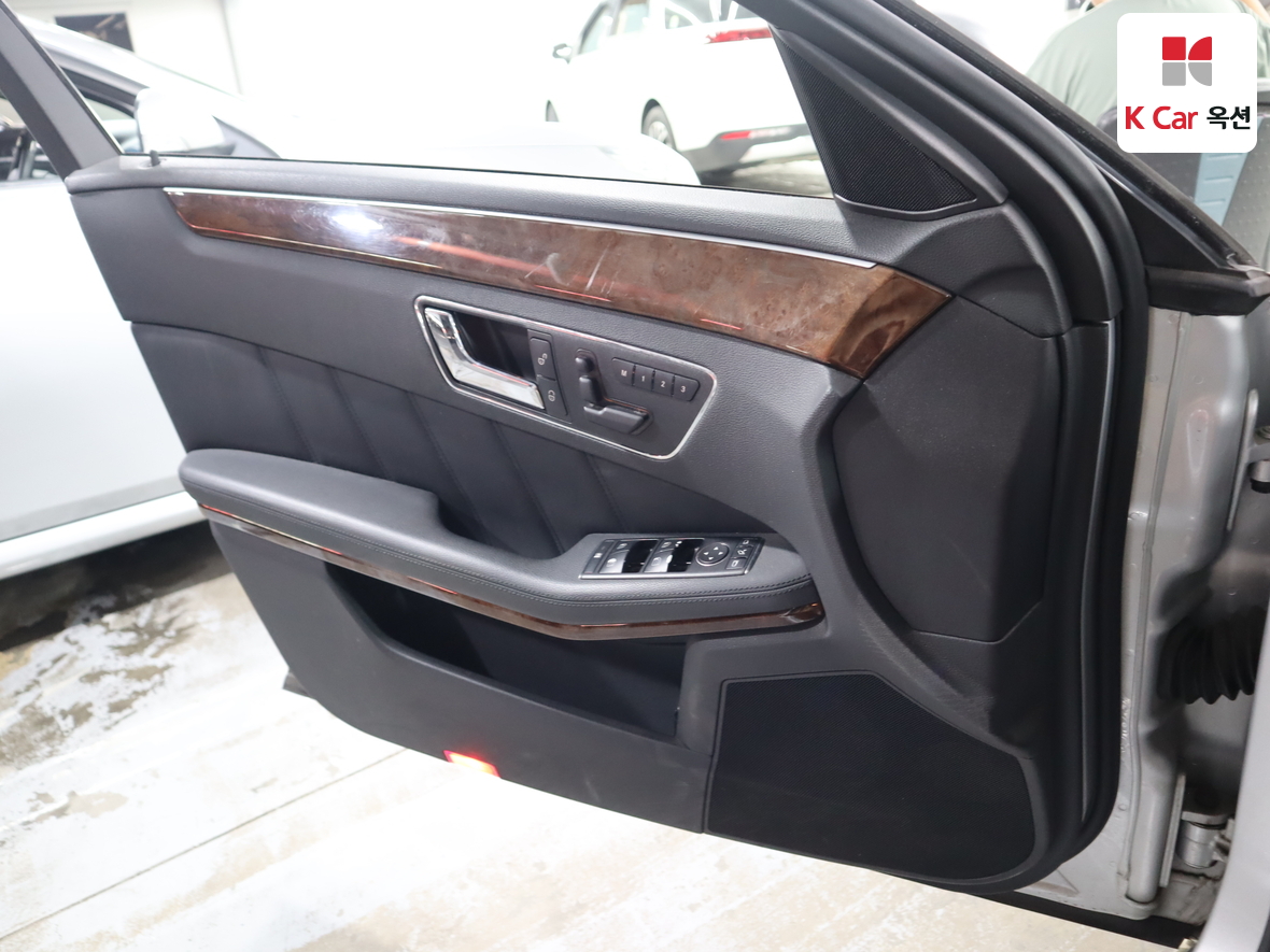 مرسيدس E-CLASS
