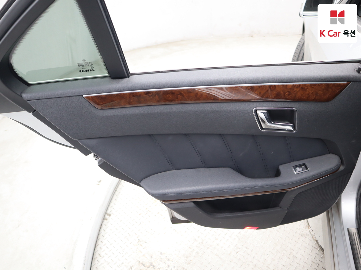 مرسيدس E-CLASS