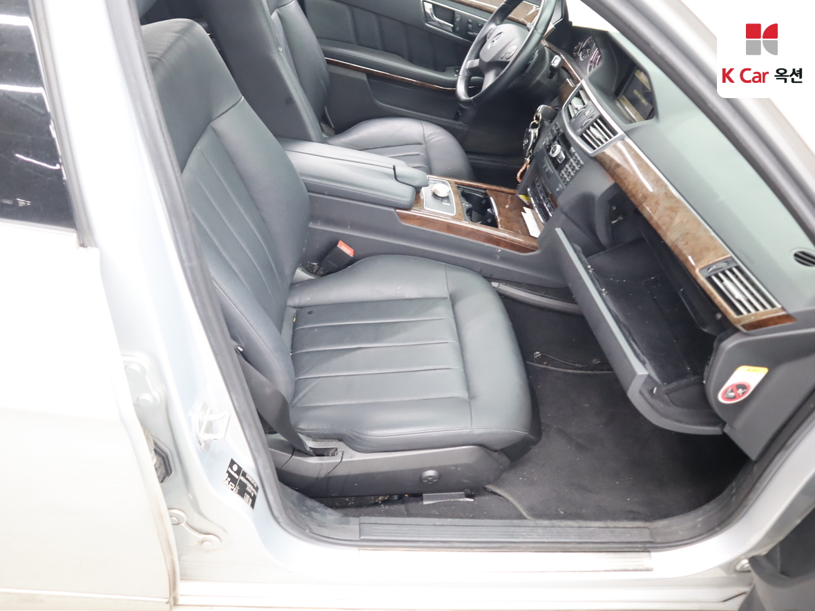 مرسيدس E-CLASS