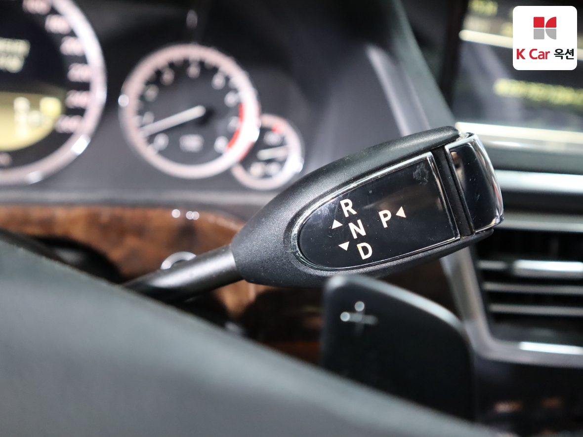 مرسيدس E-CLASS
