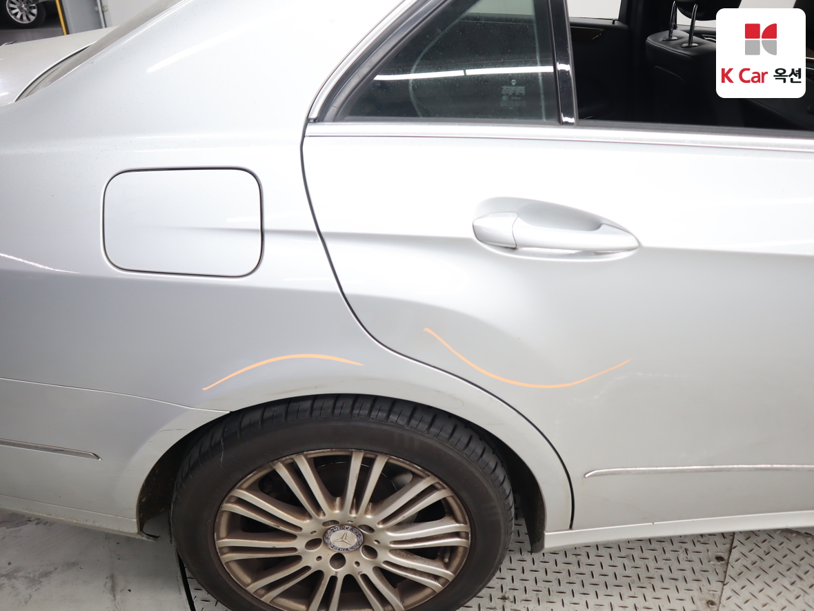 مرسيدس E-CLASS