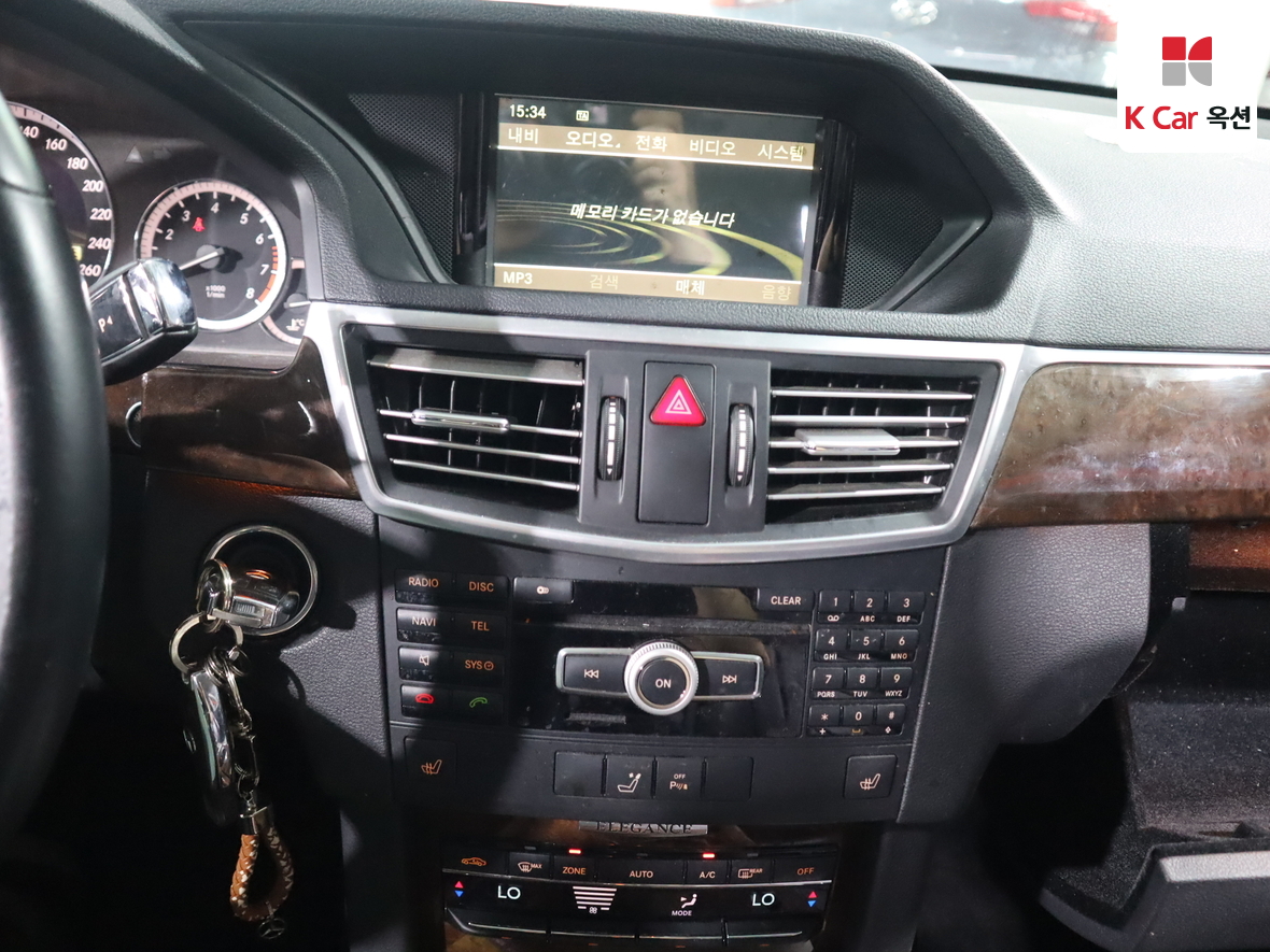 مرسيدس E-CLASS