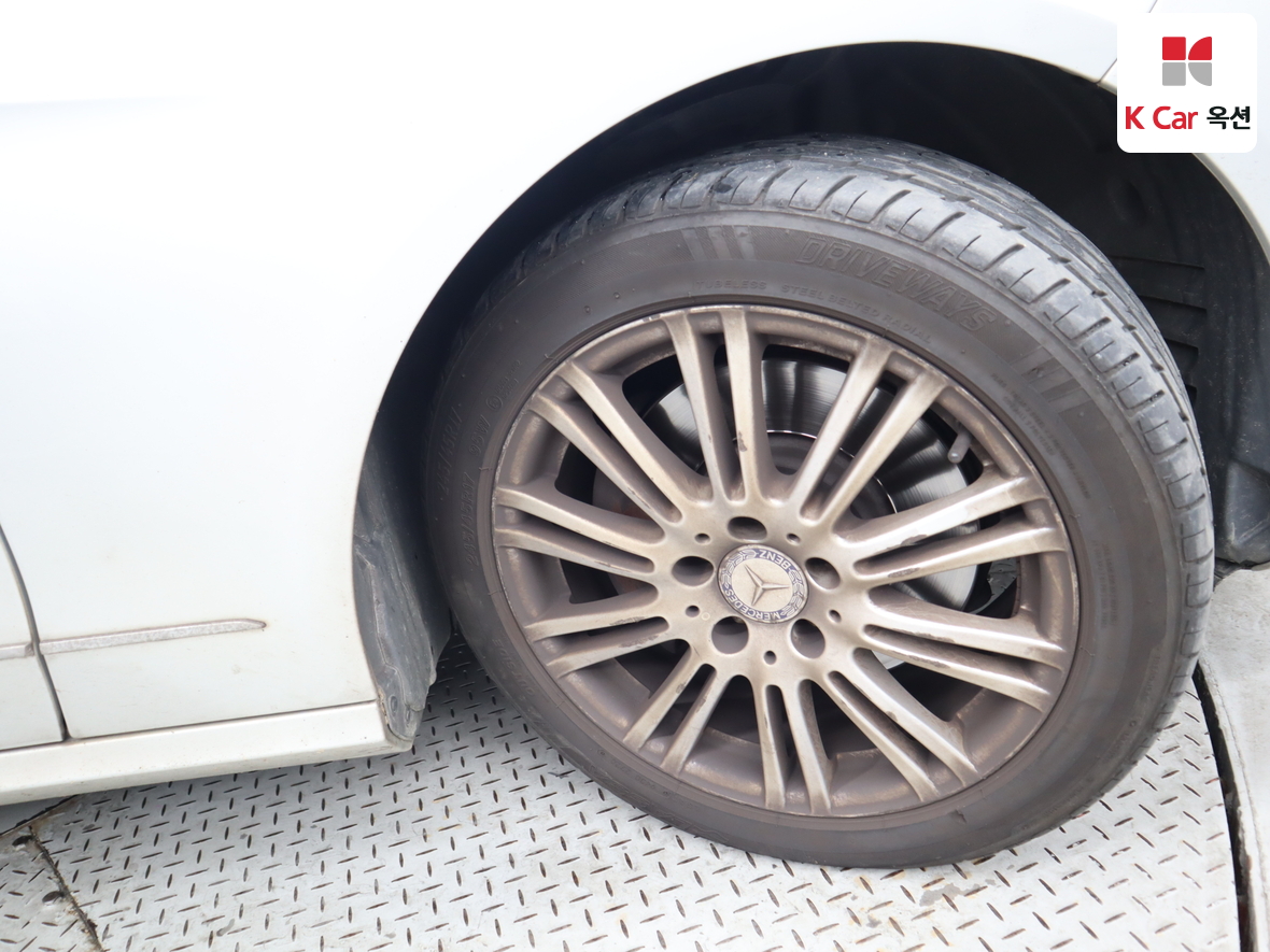 مرسيدس E-CLASS