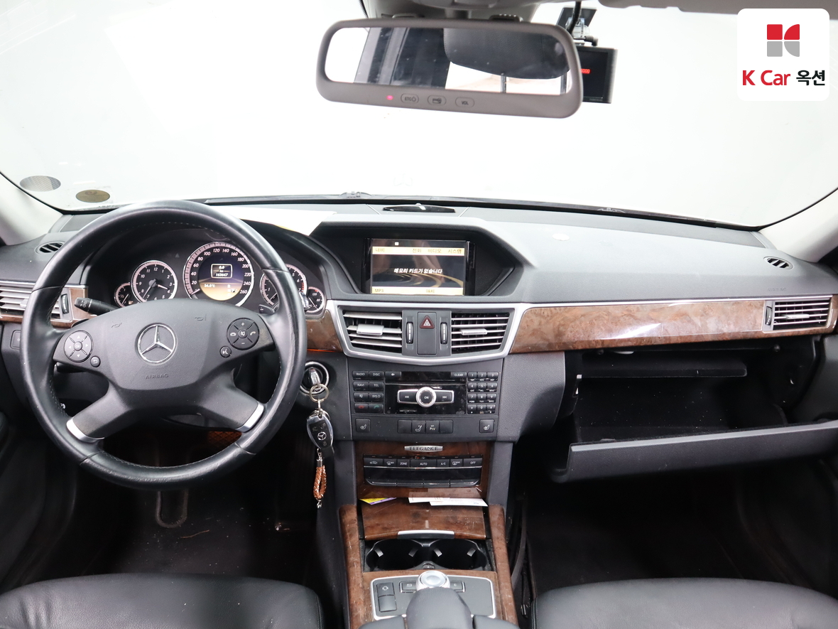 مرسيدس E-CLASS