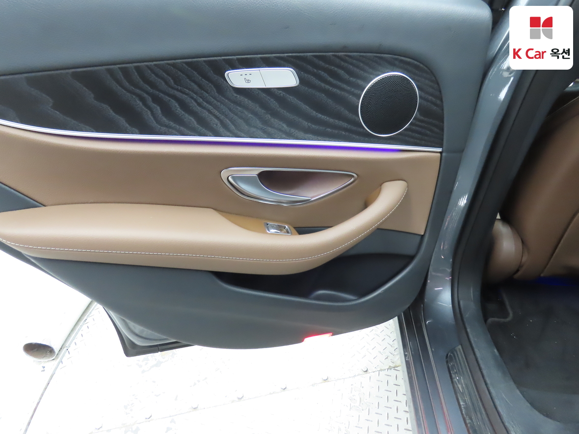 مرسيدس E-CLASS