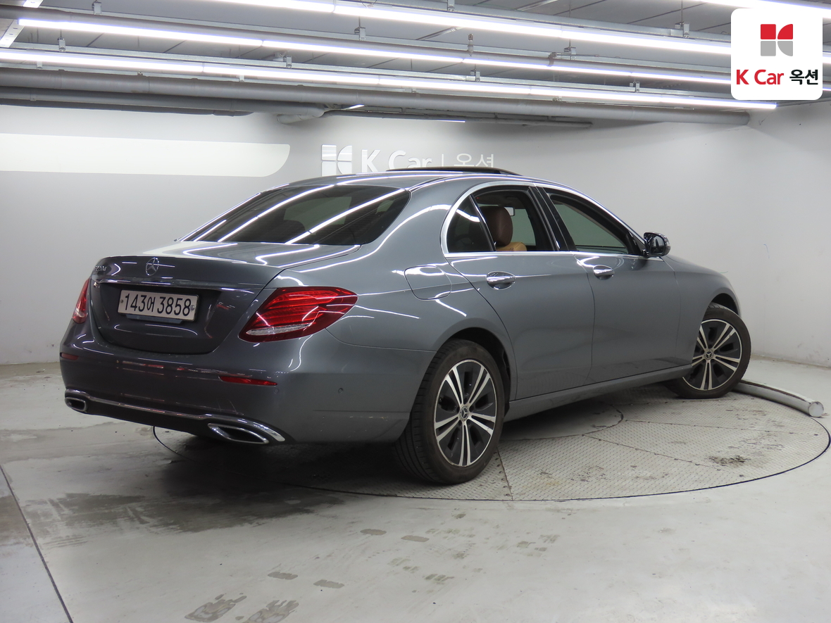 مرسيدس E-CLASS