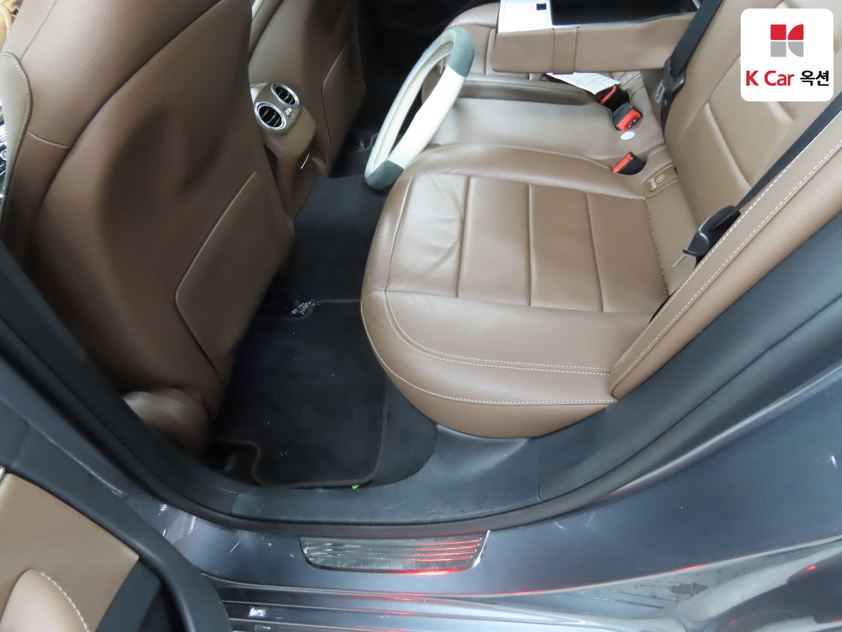 مرسيدس E-CLASS