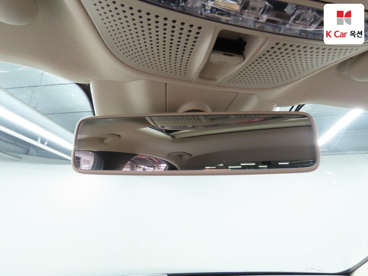مرسيدس E-CLASS