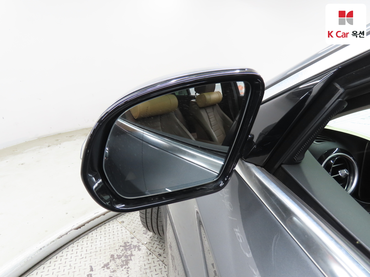 مرسيدس E-CLASS