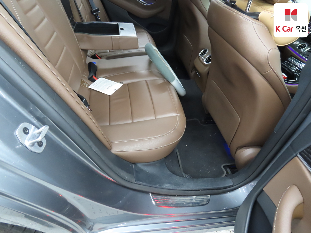 مرسيدس E-CLASS