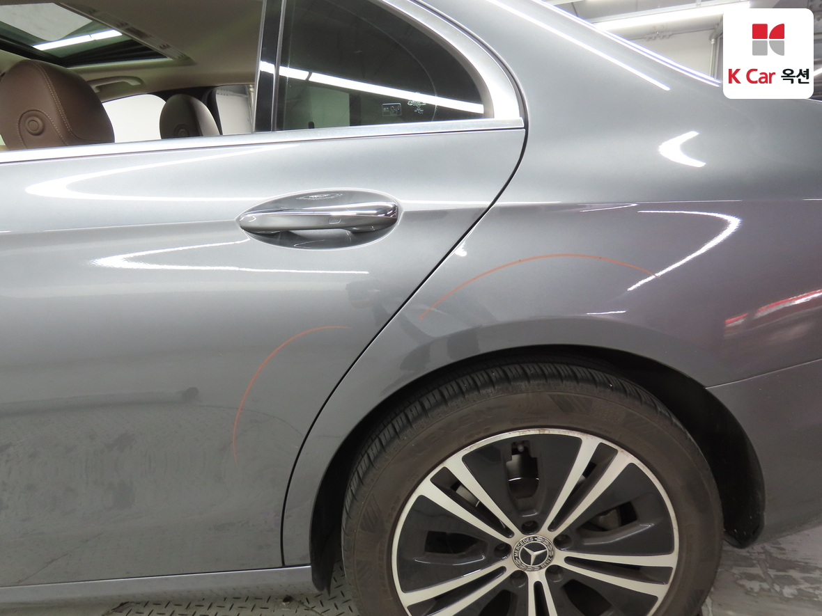 مرسيدس E-CLASS