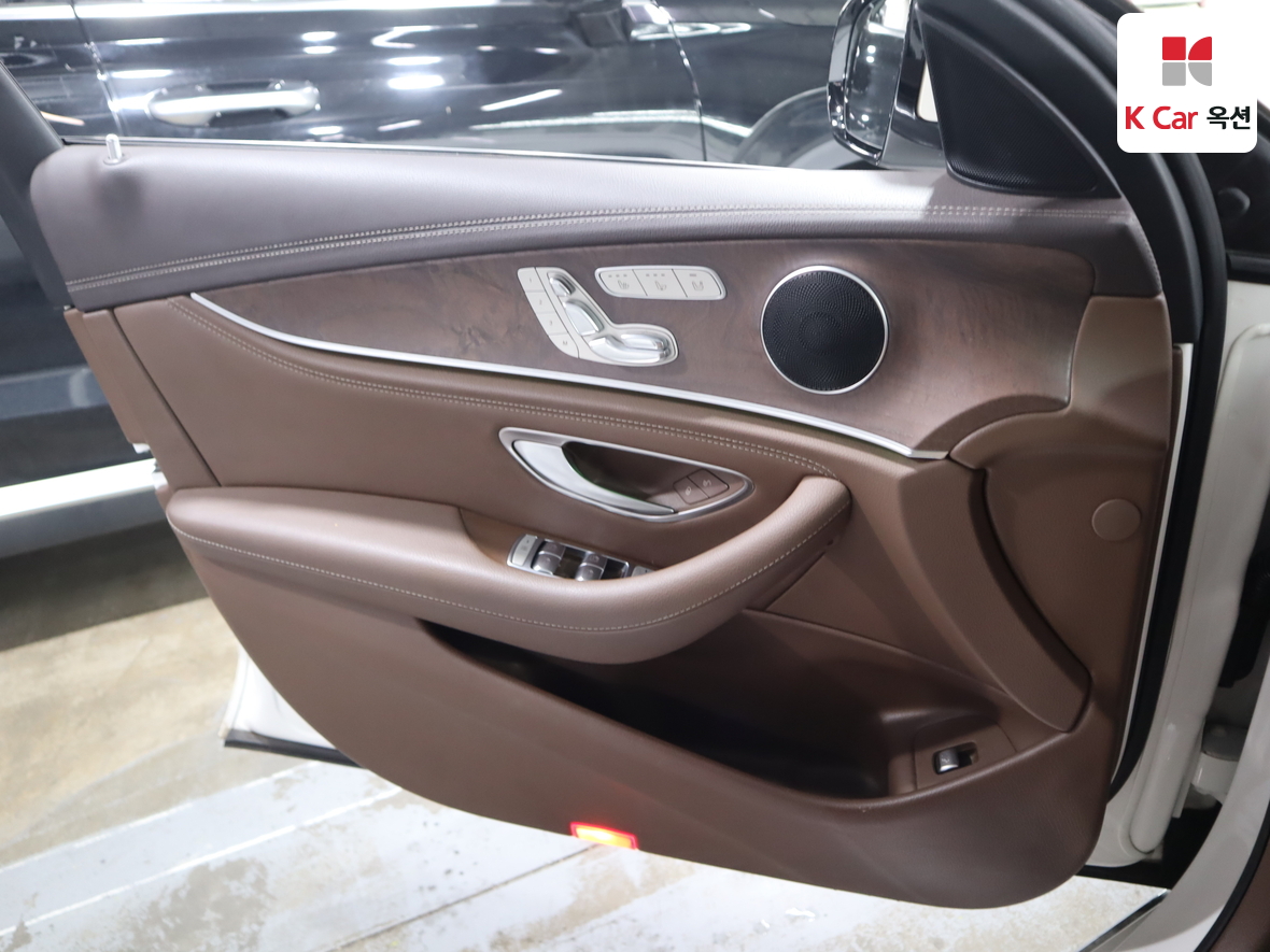 مرسيدس E-CLASS