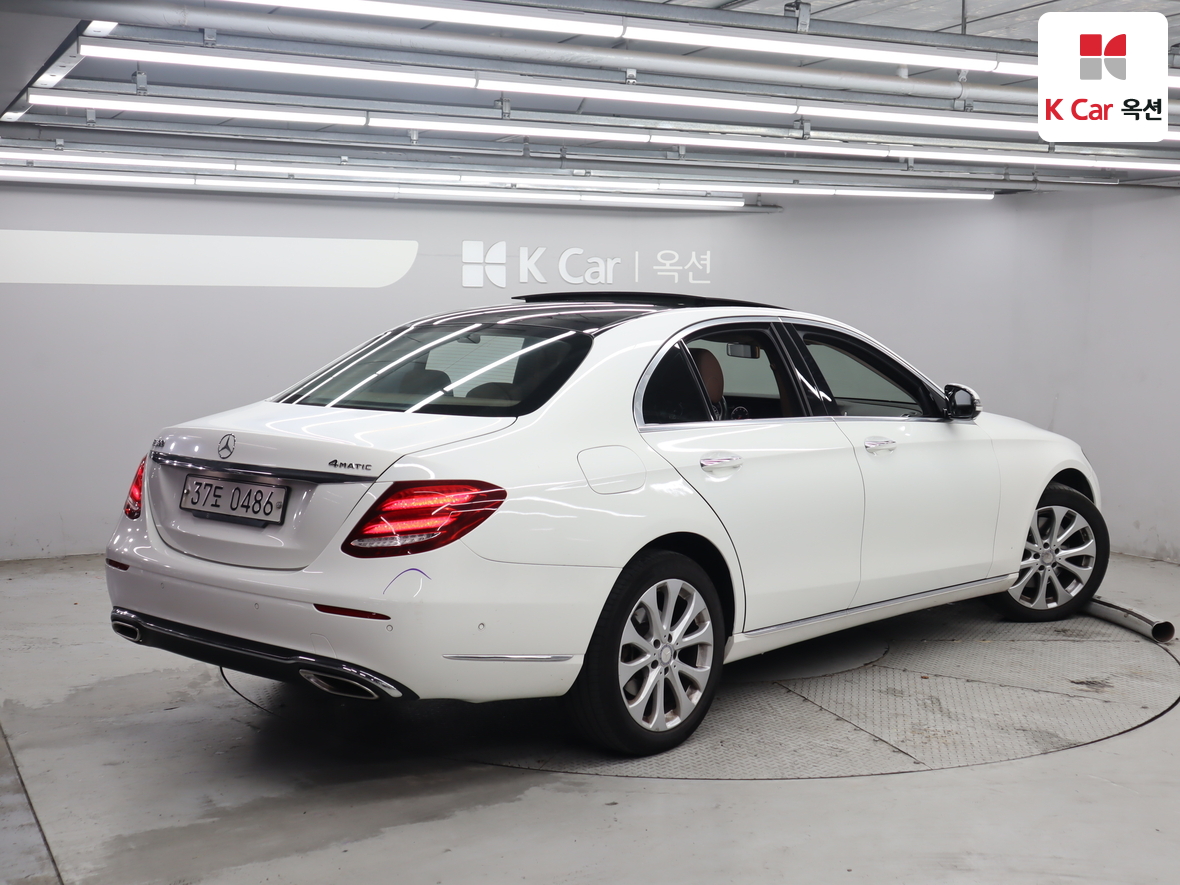 مرسيدس E-CLASS