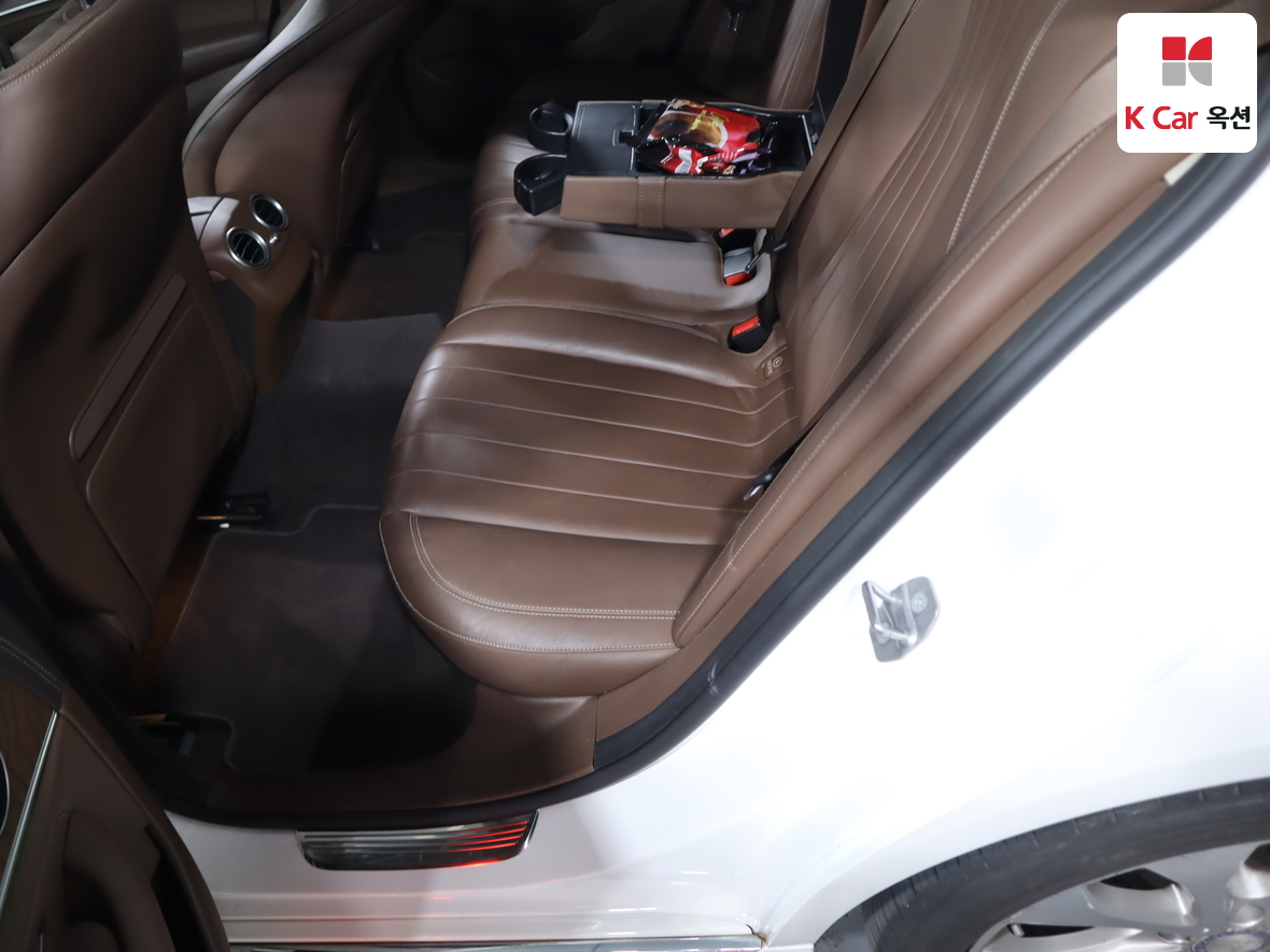 مرسيدس E-CLASS