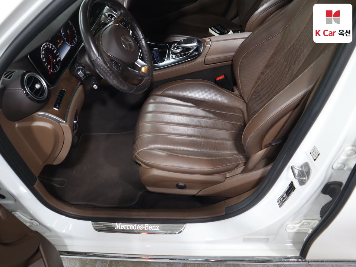مرسيدس E-CLASS