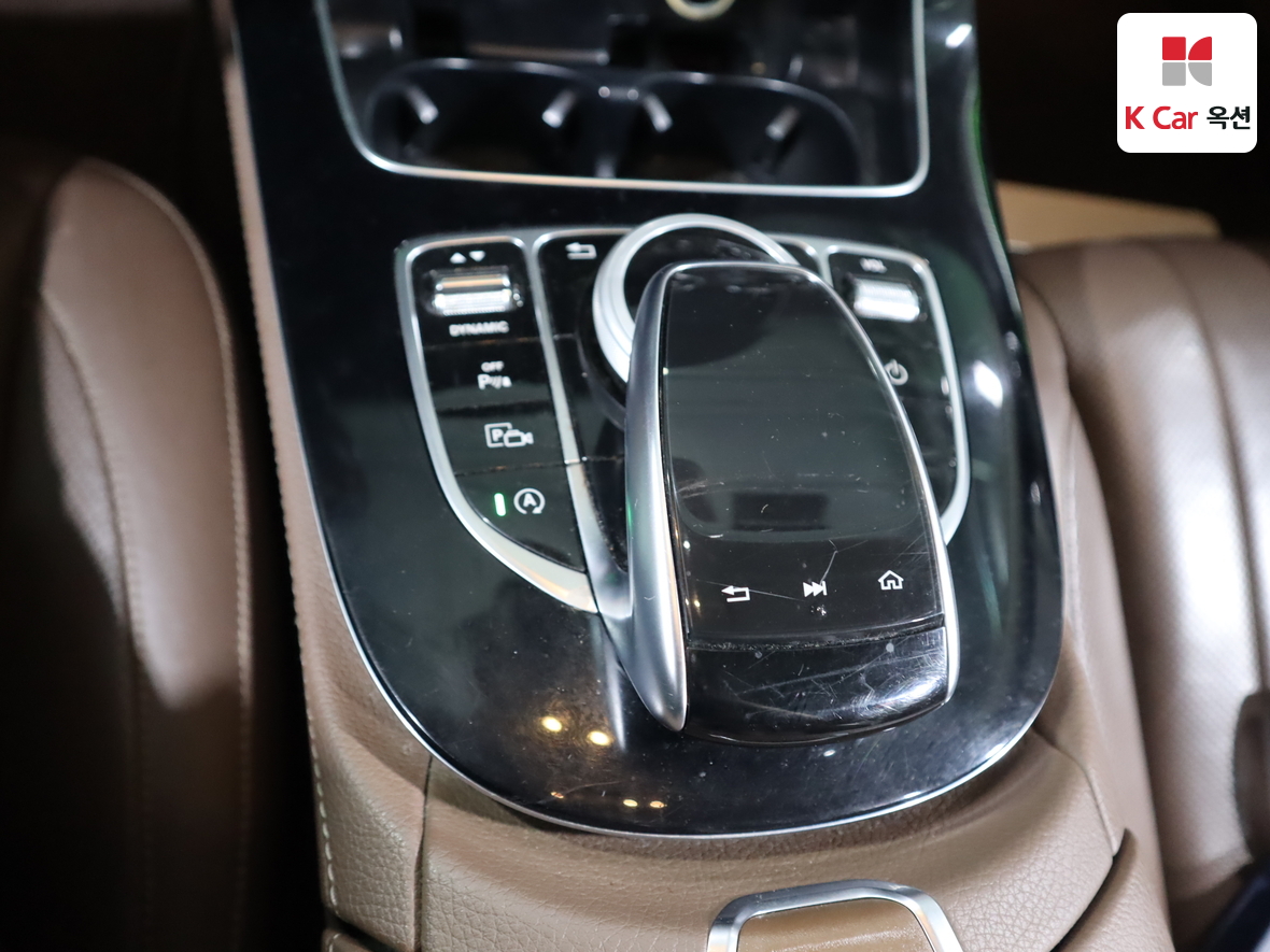 مرسيدس E-CLASS