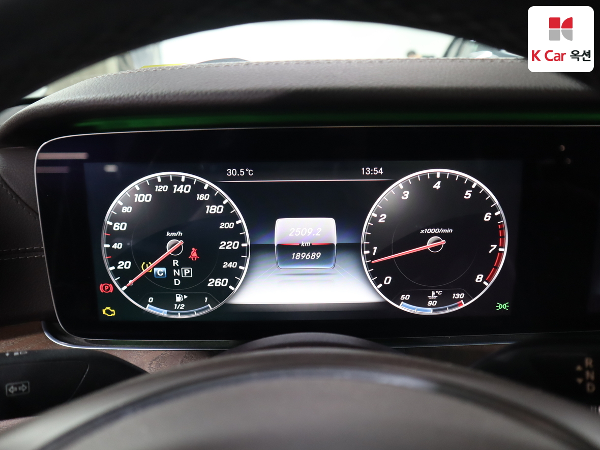 مرسيدس E-CLASS