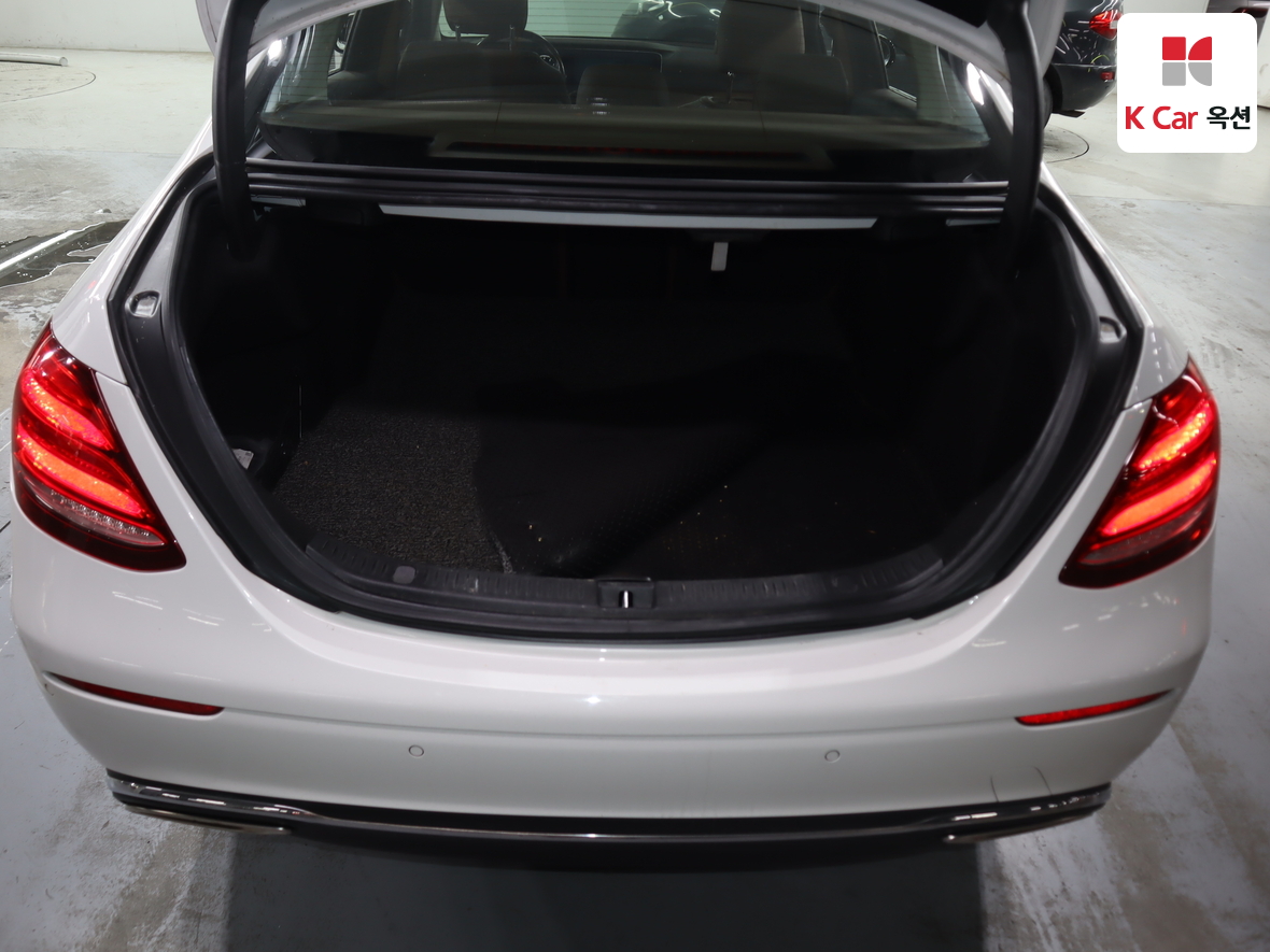 مرسيدس E-CLASS