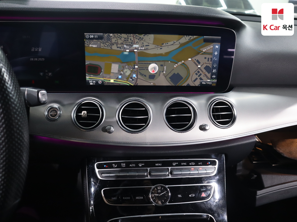 مرسيدس E-CLASS