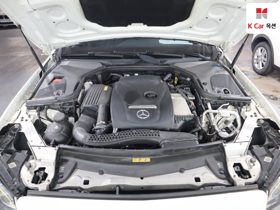 مرسيدس E-CLASS