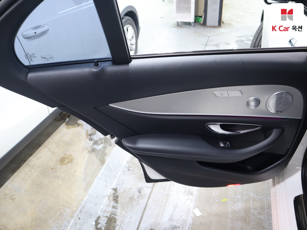 مرسيدس E-CLASS