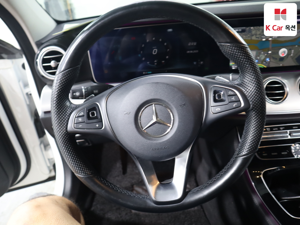 مرسيدس E-CLASS