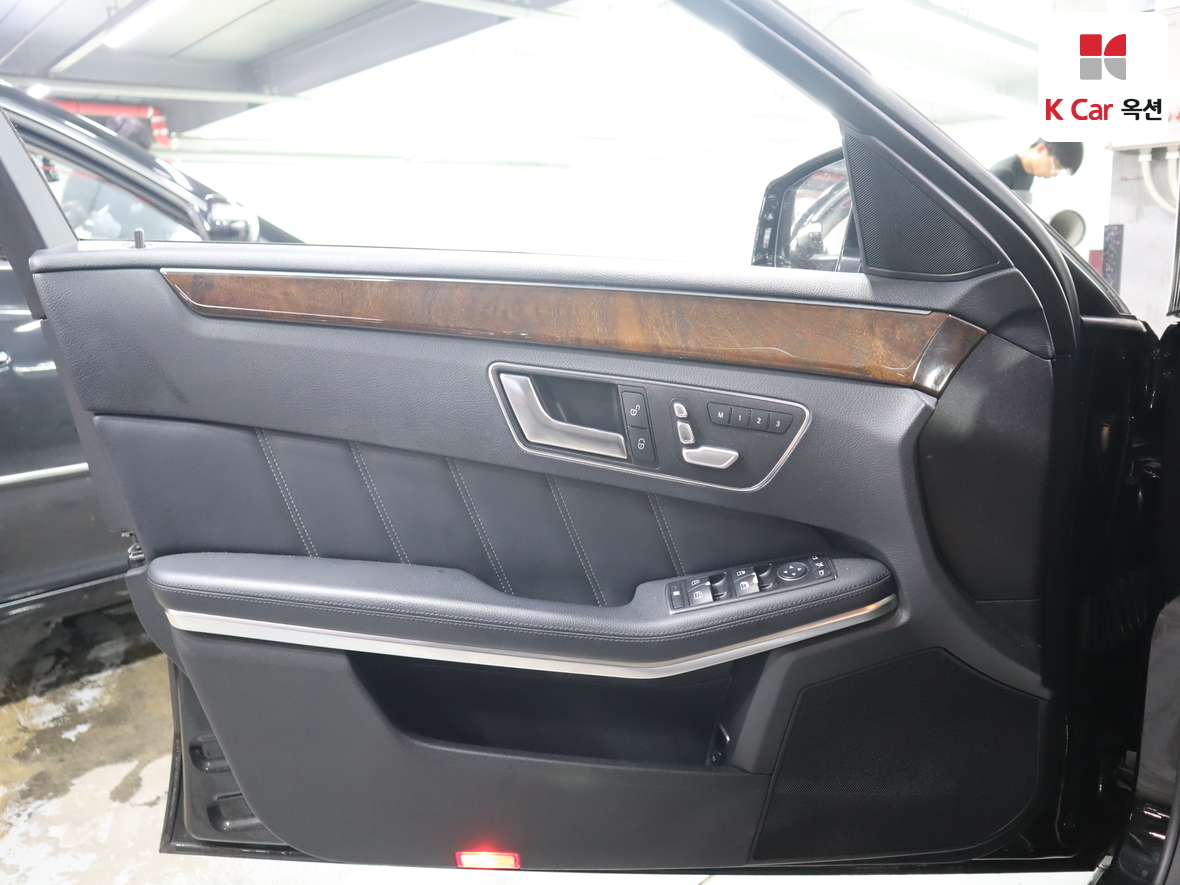 مرسيدس E-CLASS