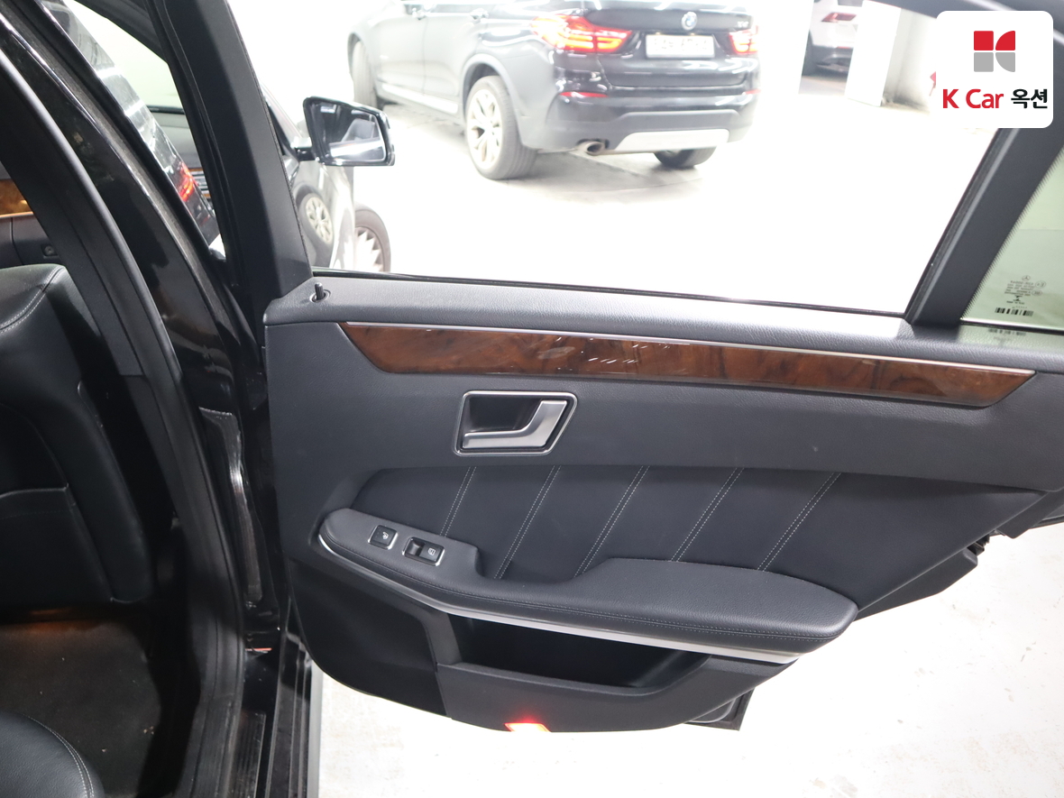 مرسيدس E-CLASS