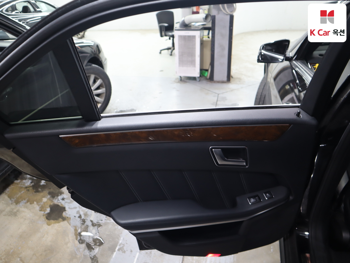 مرسيدس E-CLASS