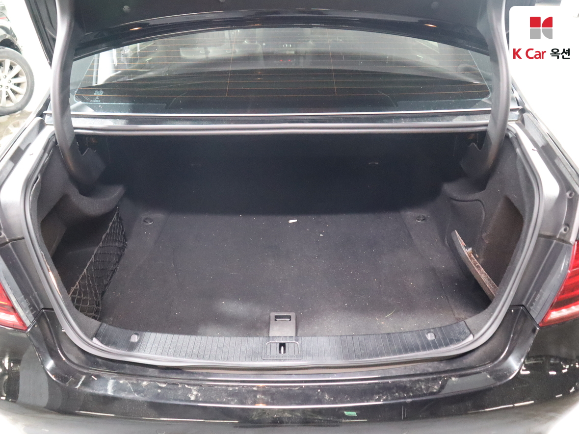 مرسيدس E-CLASS