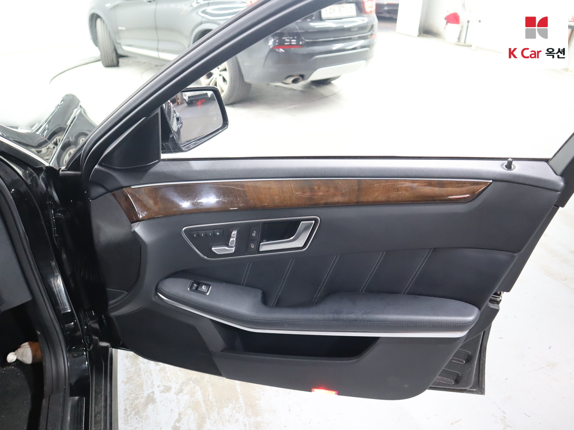 مرسيدس E-CLASS