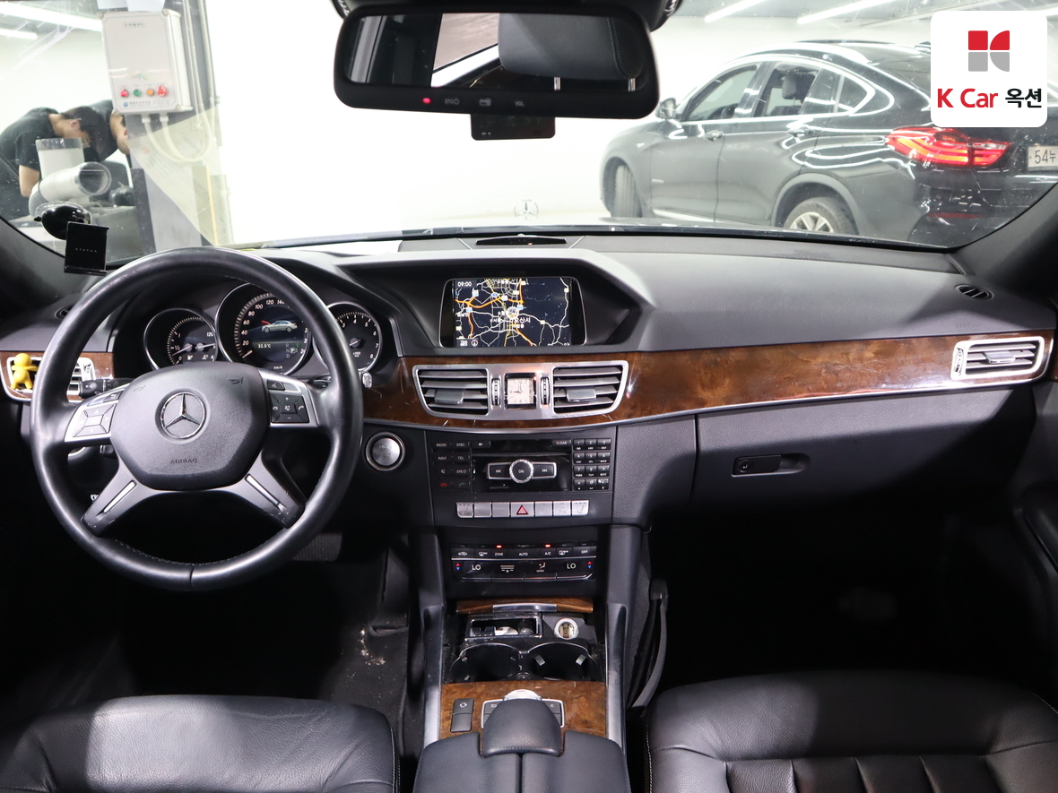 مرسيدس E-CLASS