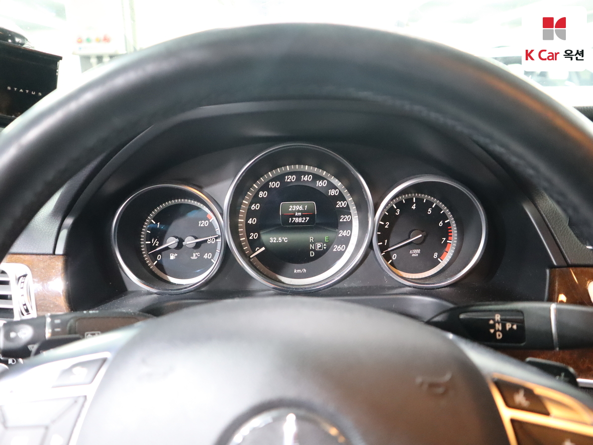 مرسيدس E-CLASS