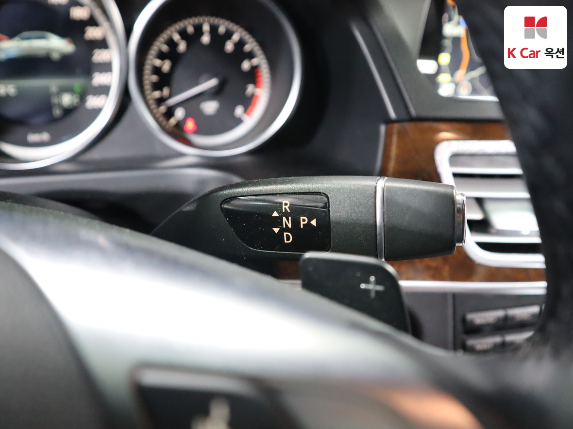 مرسيدس E-CLASS