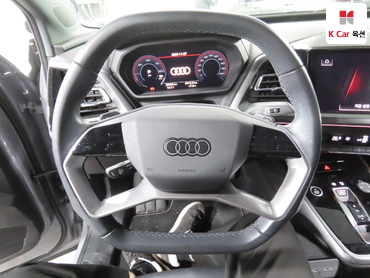 2023 - audi q4