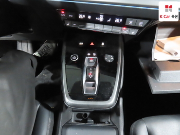 2023 - audi q4