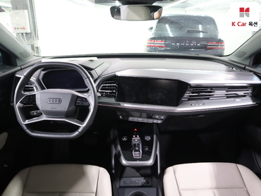 2023 - audi q4