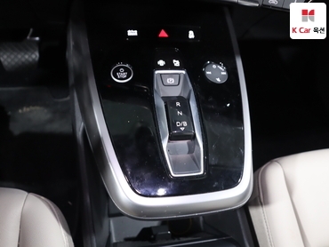 2023 - audi q4
