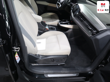 2023 - audi q4